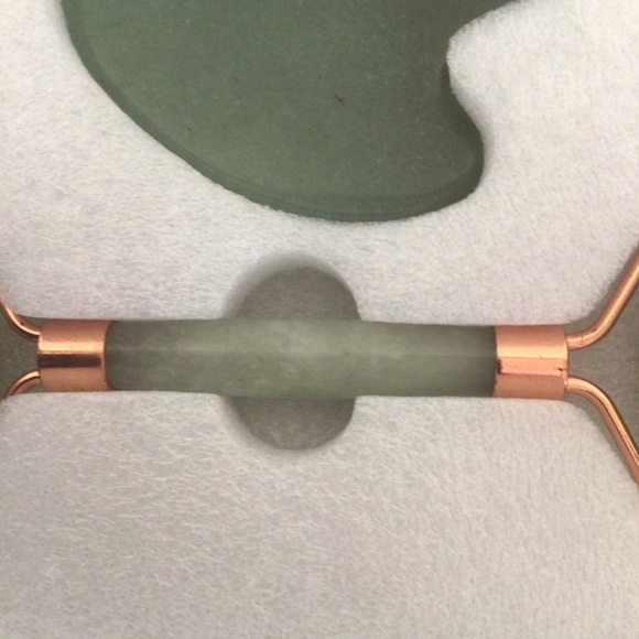 BAIMEI JADE ROLLER GUA SHA FACIAL TOOLS GIFT SET NWT - Picture 5 of 14